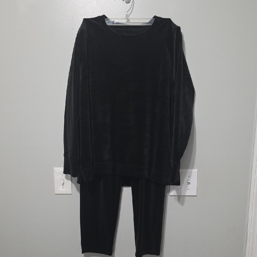 Time and Tru Black Lounge Wear